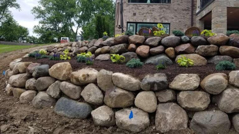 5 Things Every Pontiac, MI Homeowner Should Know Before Building A Retaining Wall